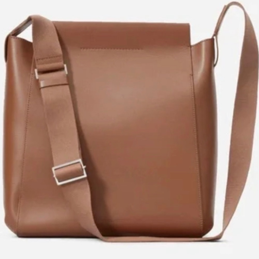 Everlane The Form Bag
